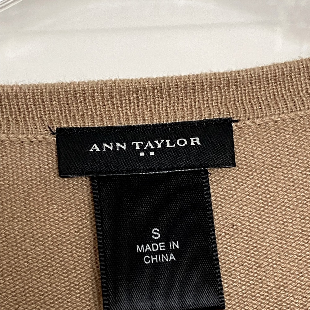 Anne Taylor tan cardigan - Picture 3 of 3